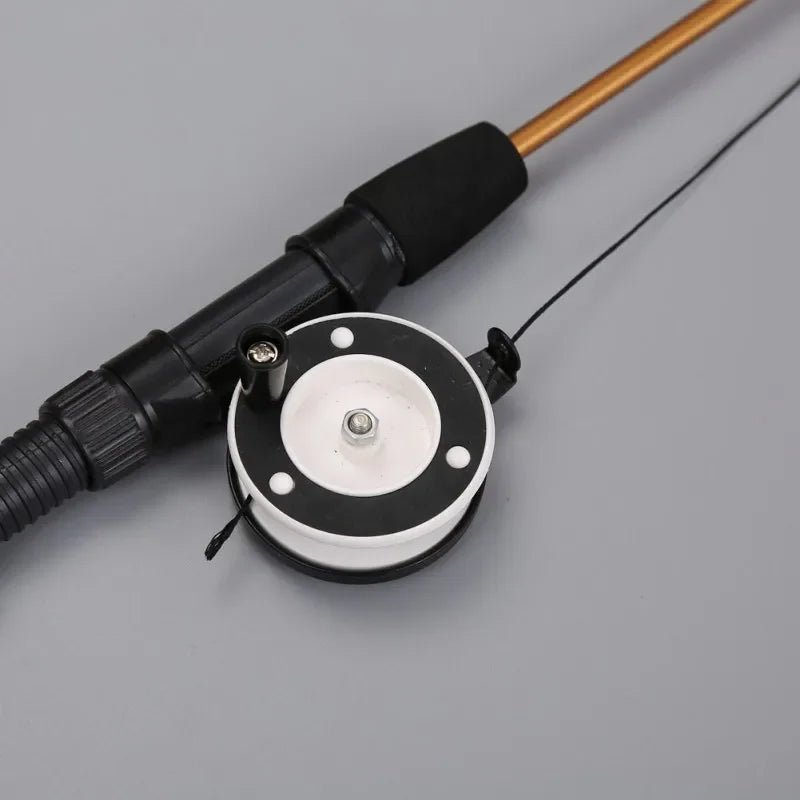Feather Frenzy™ Retractable Cat Wand - Tailvo